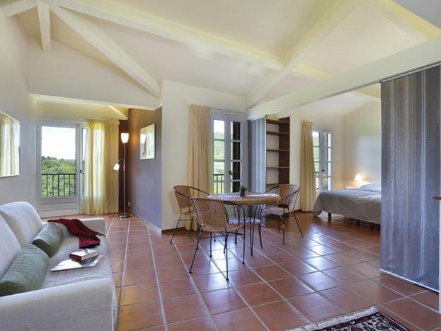 Hotel La Palombe Octon Habitación foto