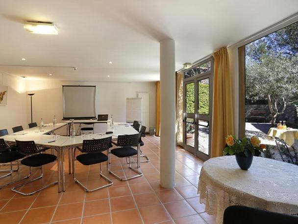 Hotel La Palombe Octon Exterior foto
