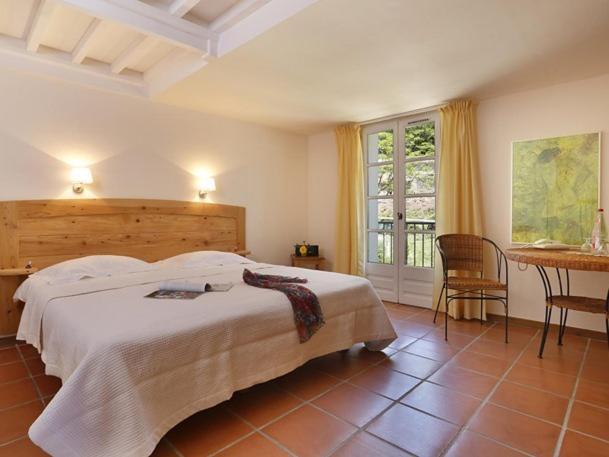 Hotel La Palombe Octon Habitación foto